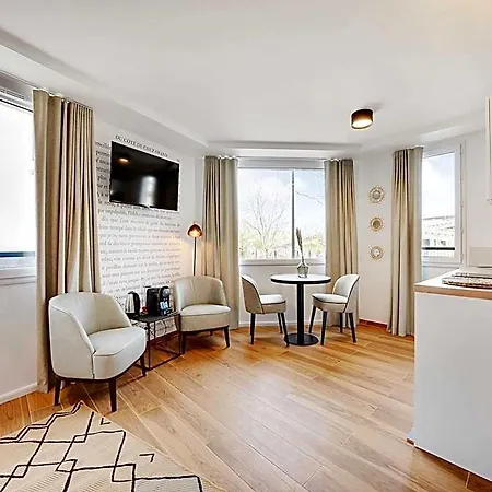 Hotel Charming With Rooftop - 2p - Vanves